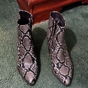 MADDEN GIRL Snakeskin Pattern Ankle Boots Size 6